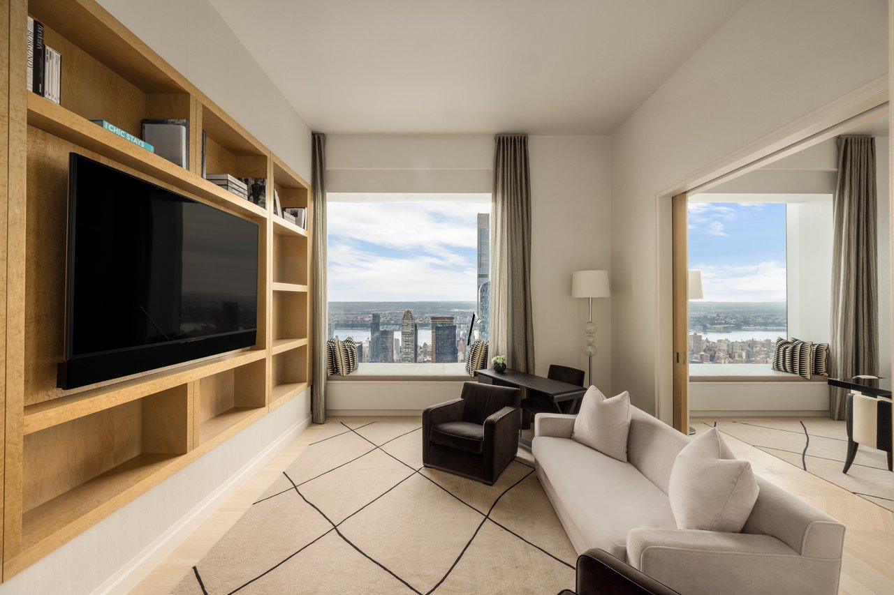 Residence 69, New York