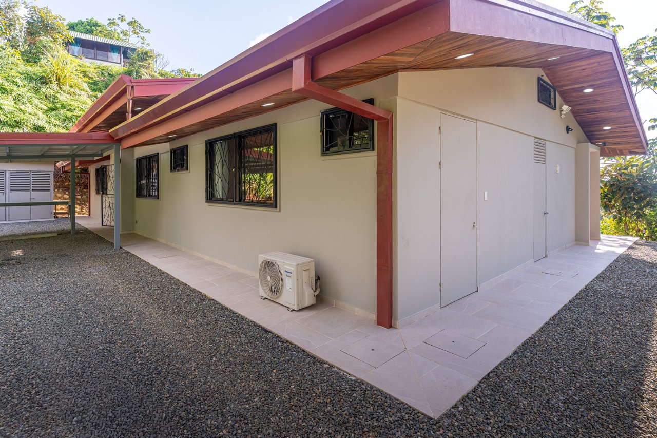 Casa Sea Breeze- Spectacular Ocean-View Home and Guest Villa in Prime Ojochal Location