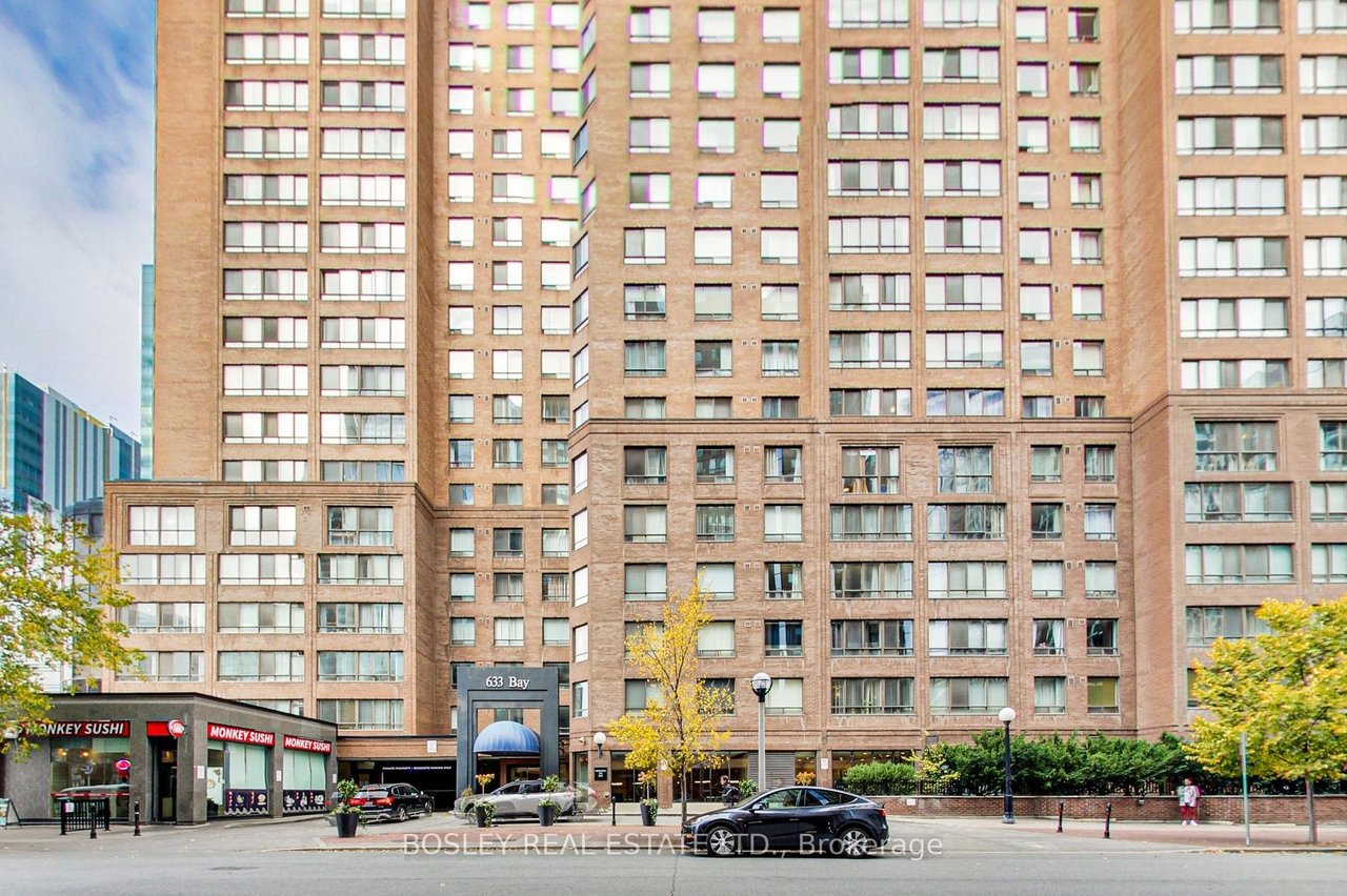 633 Bay St 2005