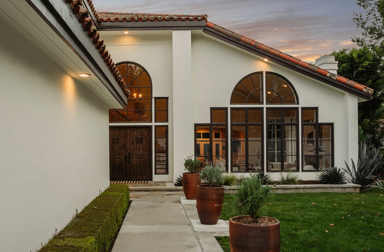 1805 Holly Tree Lane