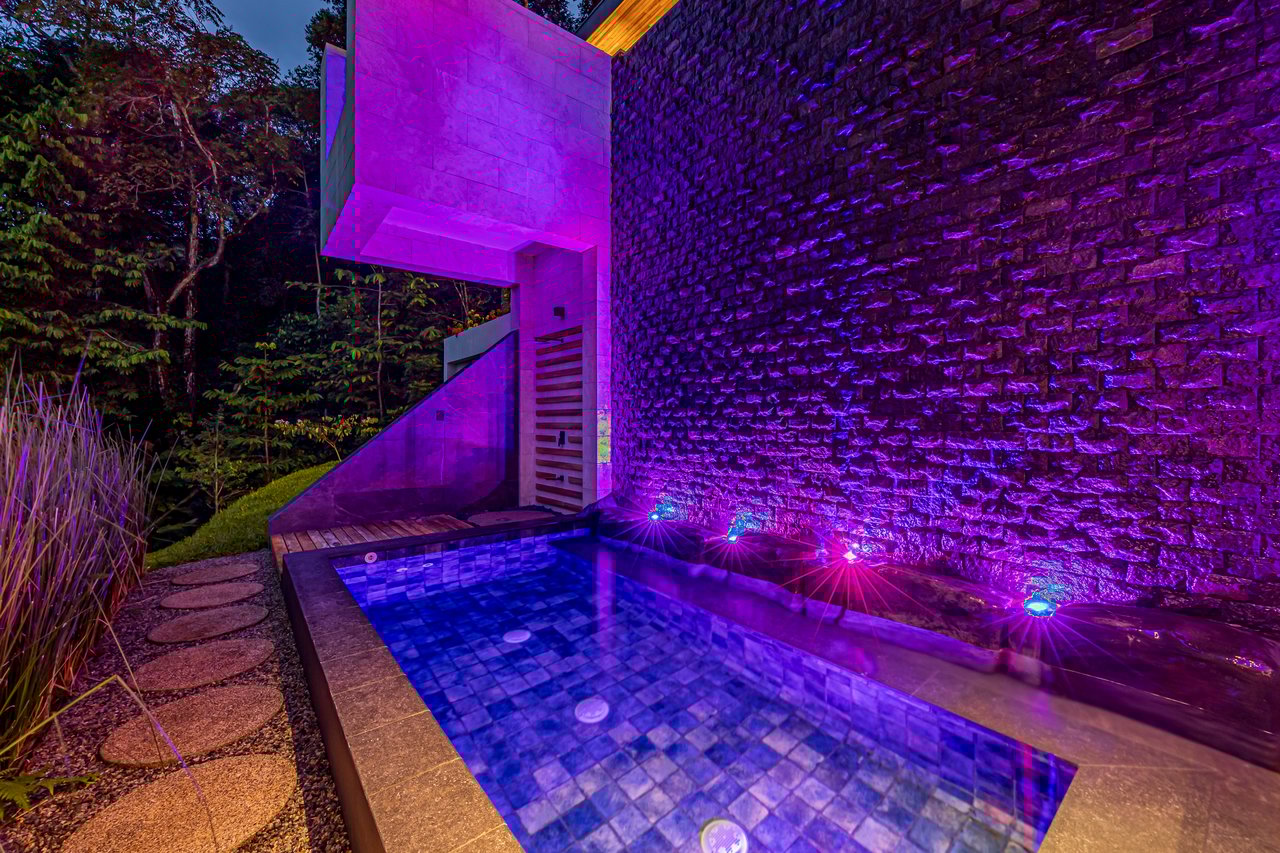 Casa Koules – Architectural 5-Bedroom Oceanview Estate in Prestigious Costa Verde Estates