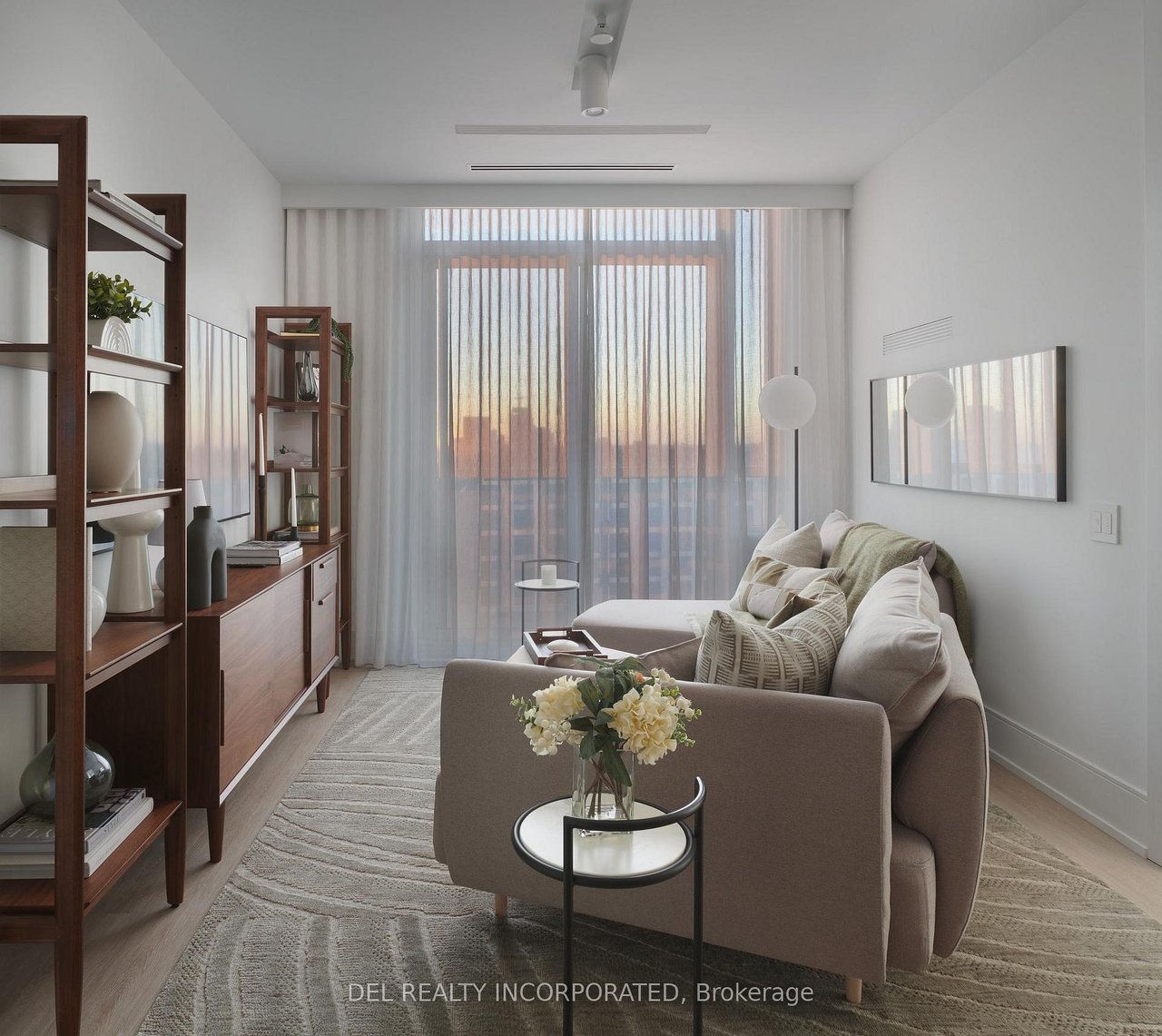 KING WEST'S PREMIER LUXURY COMMUNITY
