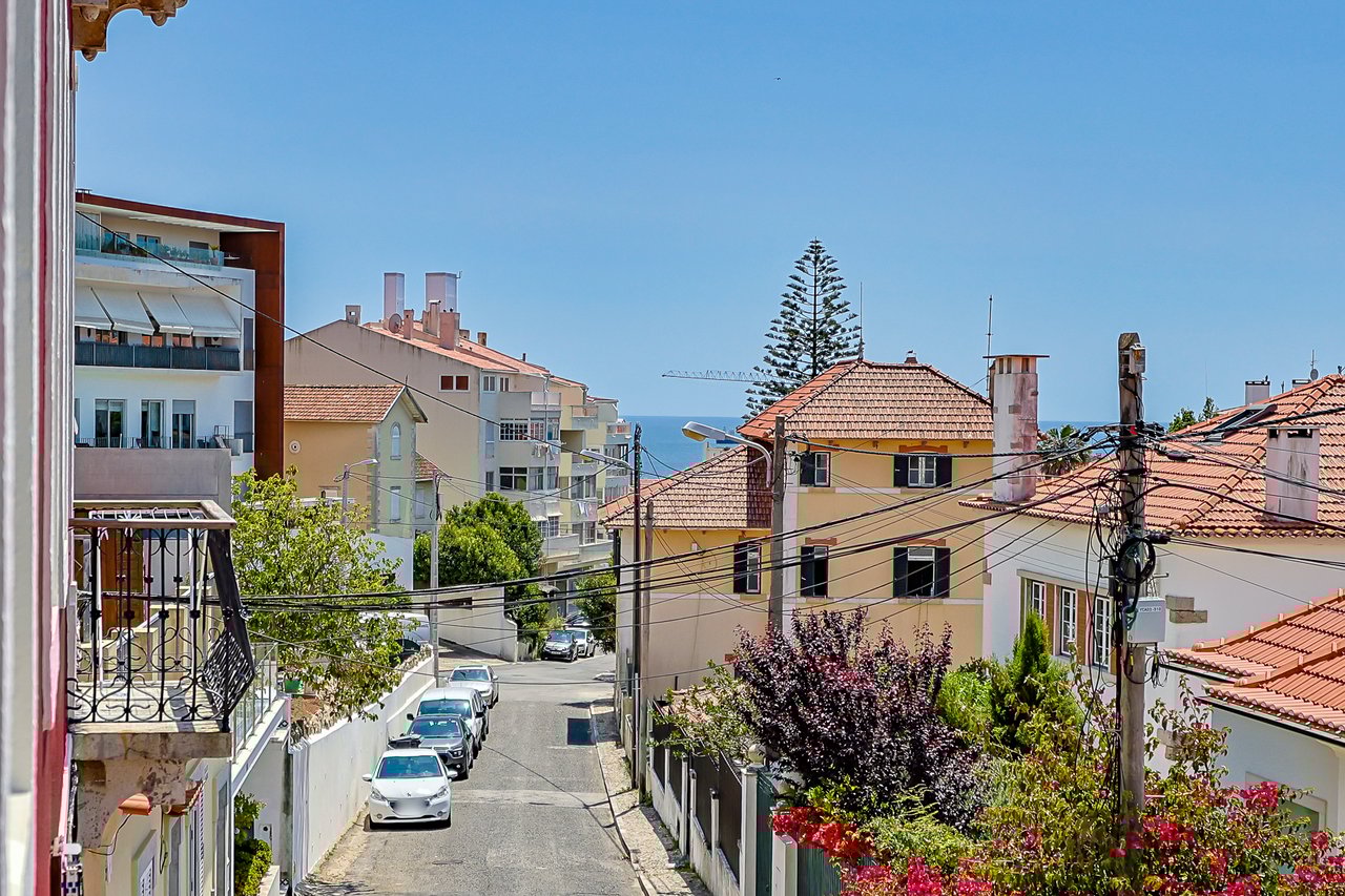 Elegant New T2 Apartment with Two Suites in Monte Estoril