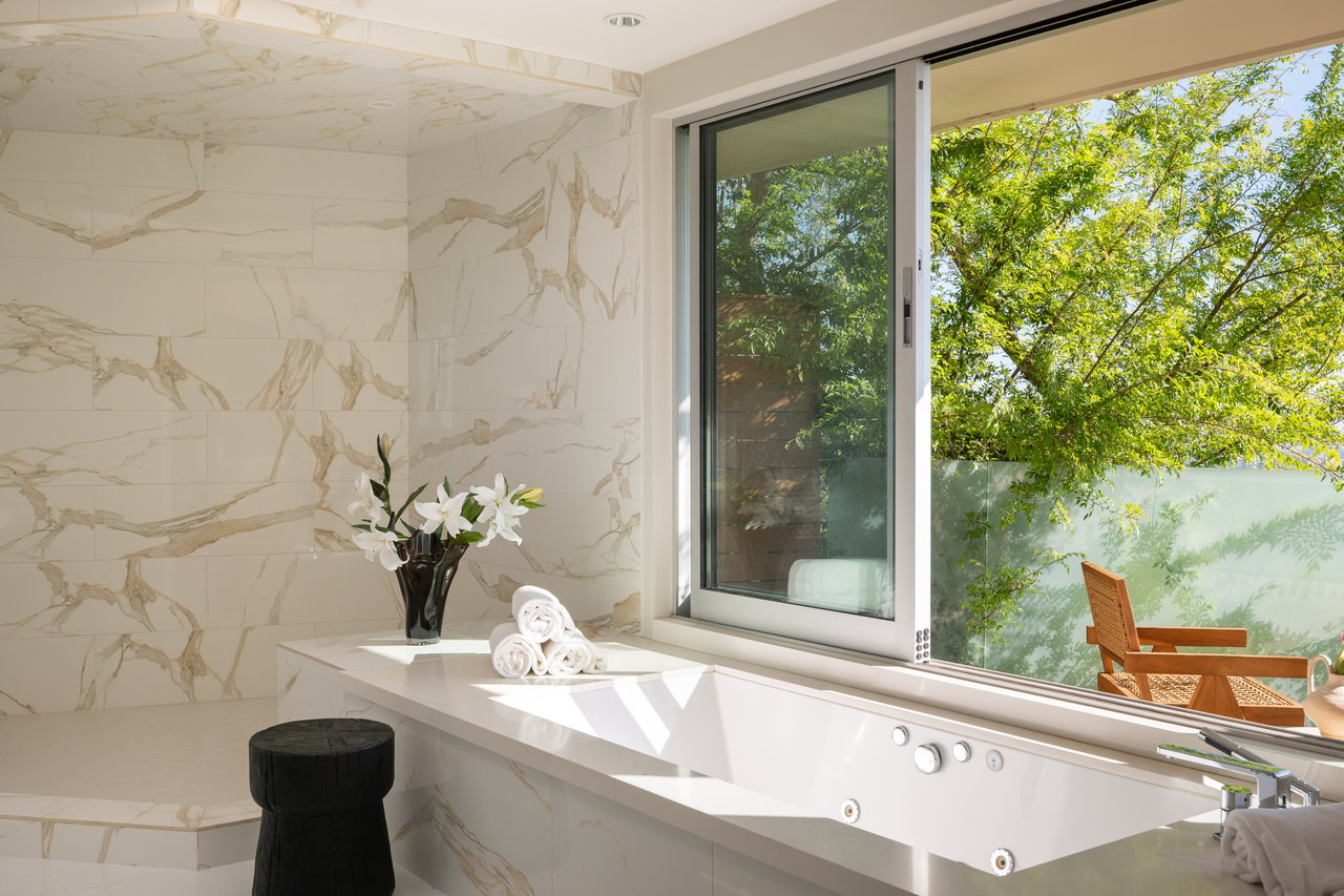 8515 Hedges Way, West Hollywood
