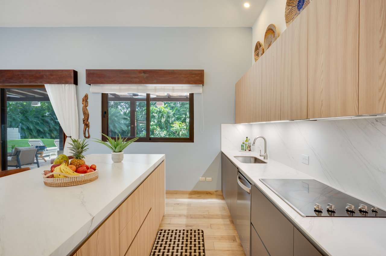 Casa Pachote | Exquisite 4-Bedroom Luxury Home in Hacienda Pinilla’s Reserva de Golf