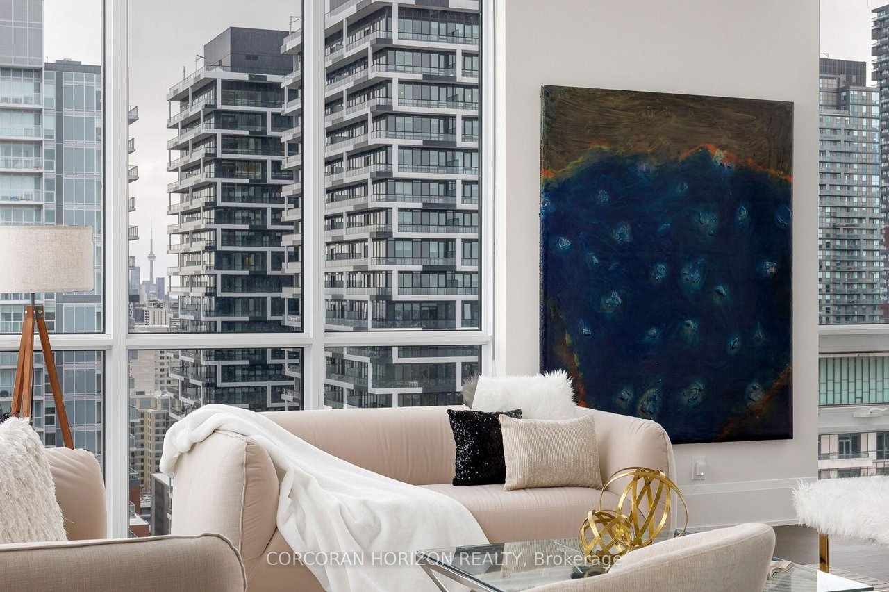 PENTHOUSE OPULENCE BY THE EGLINTON LRT