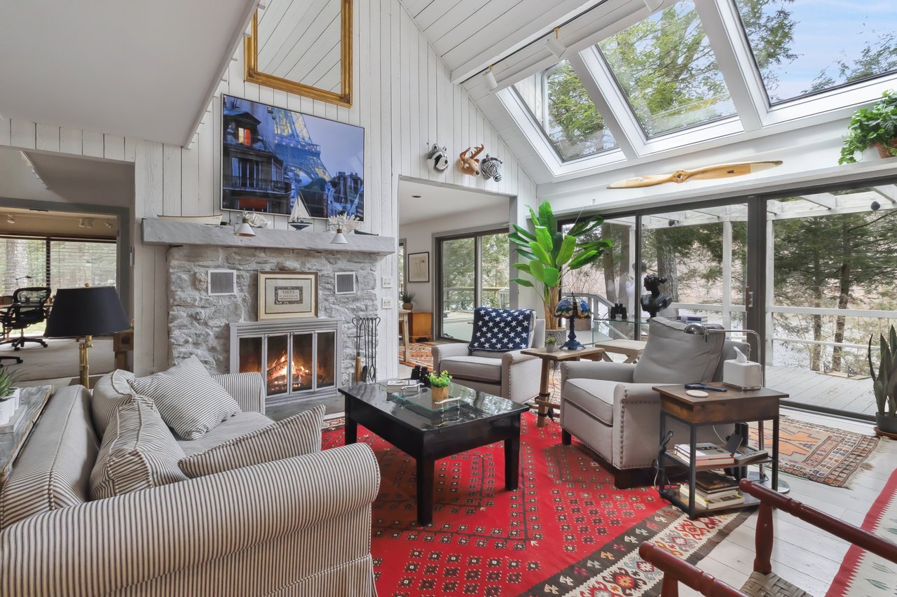 49 Twin Lakes Road