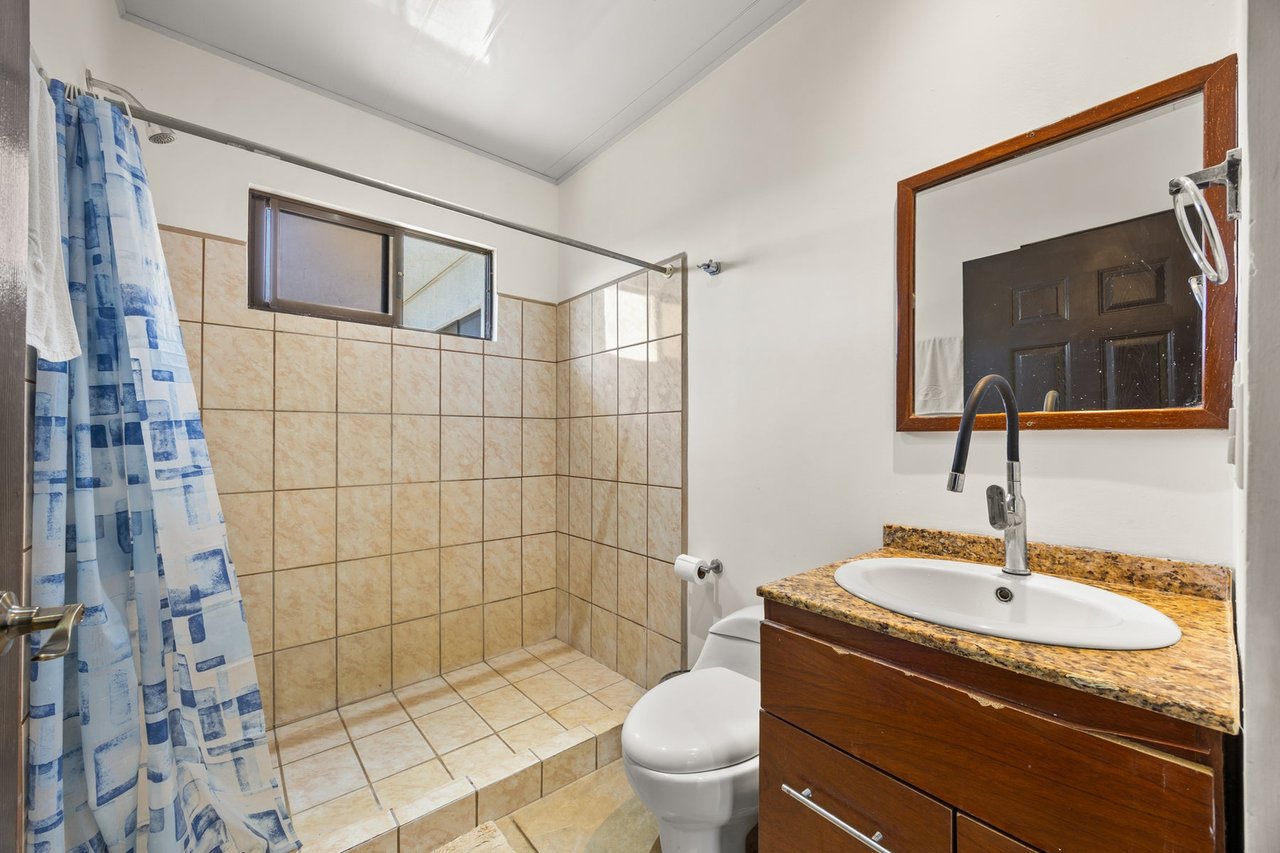 Coastal Tropical Walkable Home, Tamarindo, Guanacaste