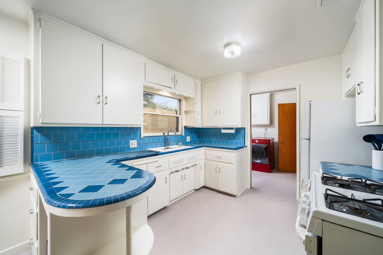 226 E Villanova