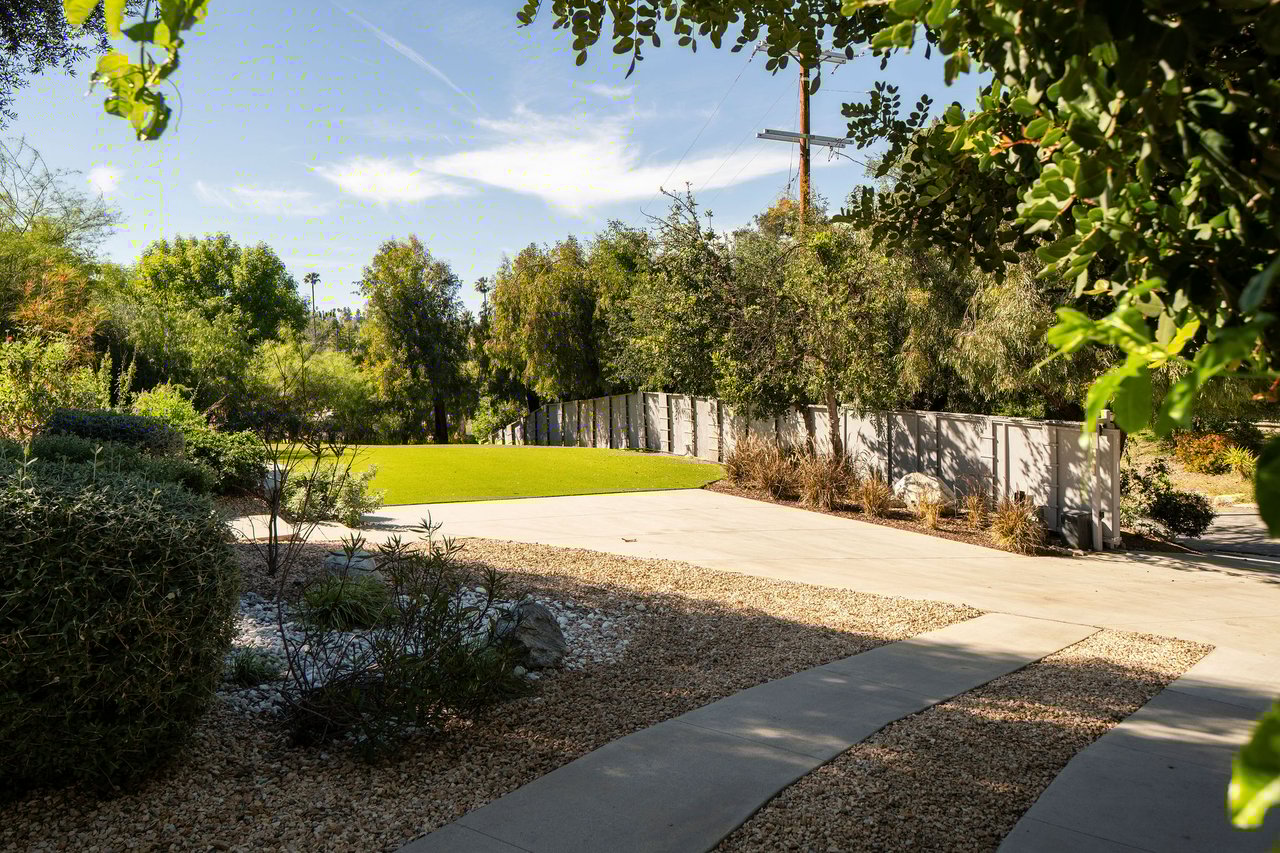 The Van Dekker House, Master architect R. M. Schindler
