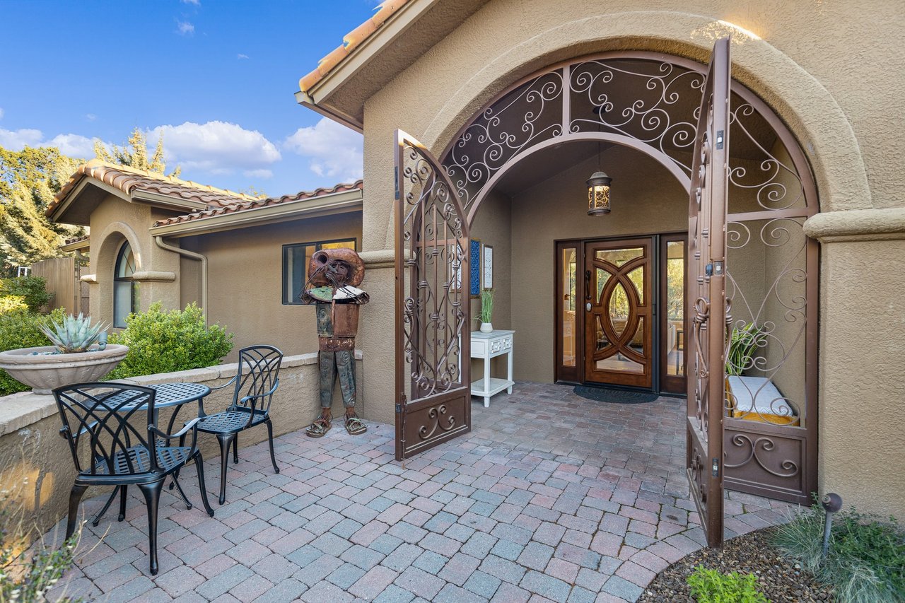 Splendor-Close to town, Huge Spa/Game Rm/Free Pets!