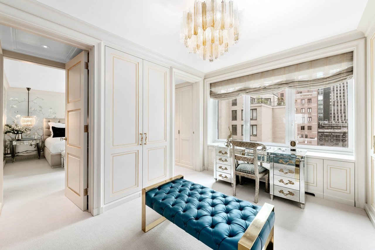 210 Central Park South, 11CD