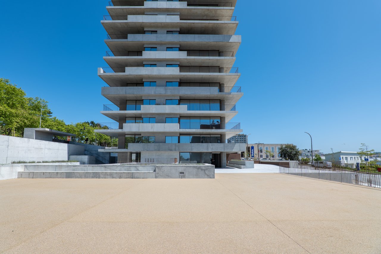 3-Bedroom Apartment with Panoramic Ocean & River Views in the iconic Foz do Douro's New Landmark - Miramar Tower 