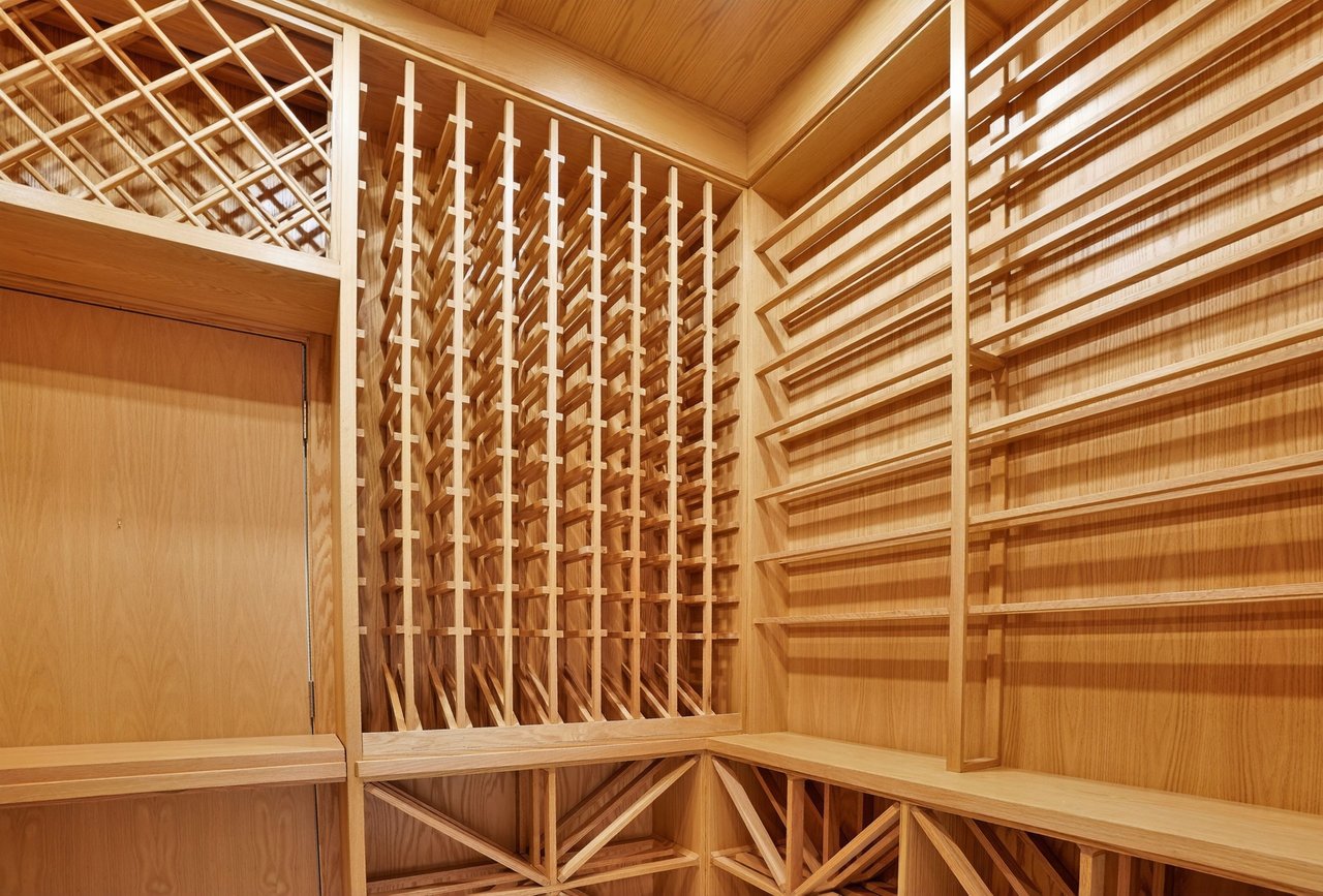 Located In The Prestigious St. Andrew-Windfields