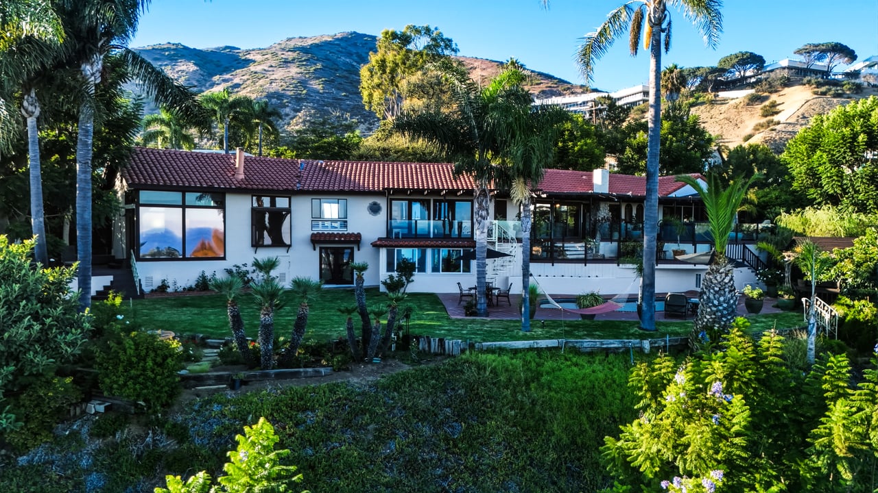 3400 Coast View Dr