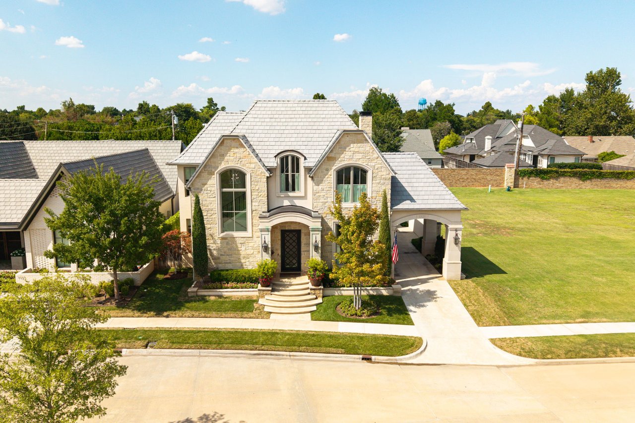 Top In-Town Neighborhoods Near Nichols Hills, OK to Live or Invest in This Year 