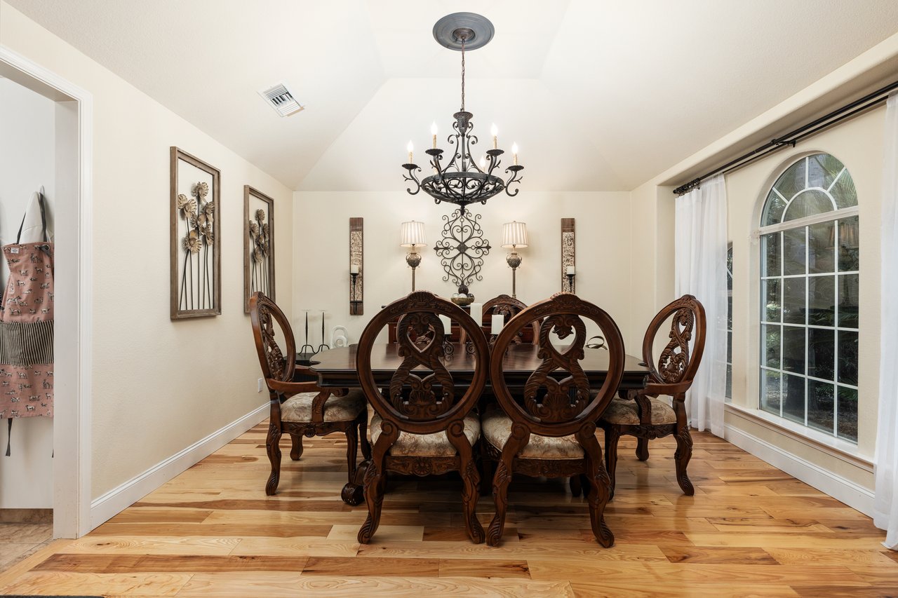 841 E Country View Circle