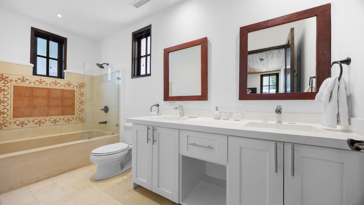 La Antigua Unit 16 - Home Steps From the Beach