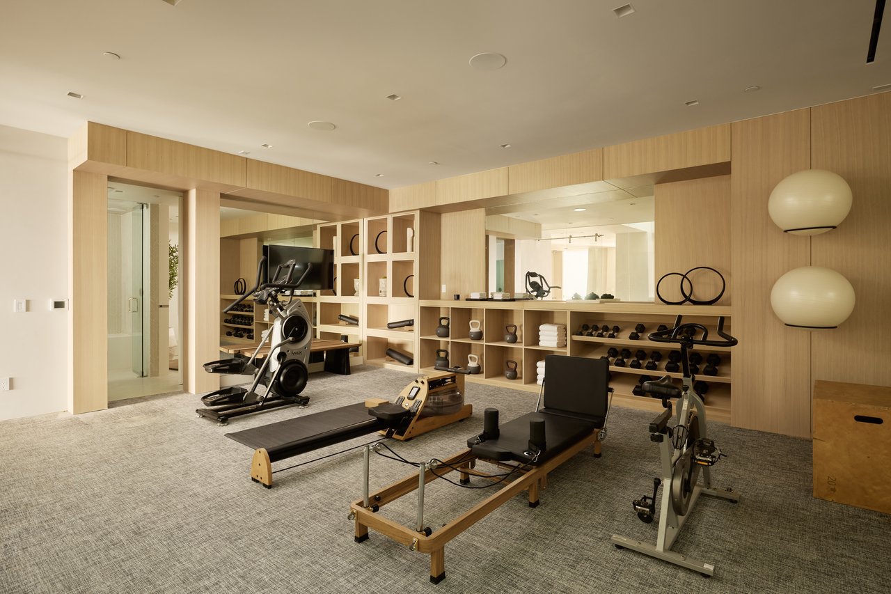 1615 Blue Jay Way, Bird Streets