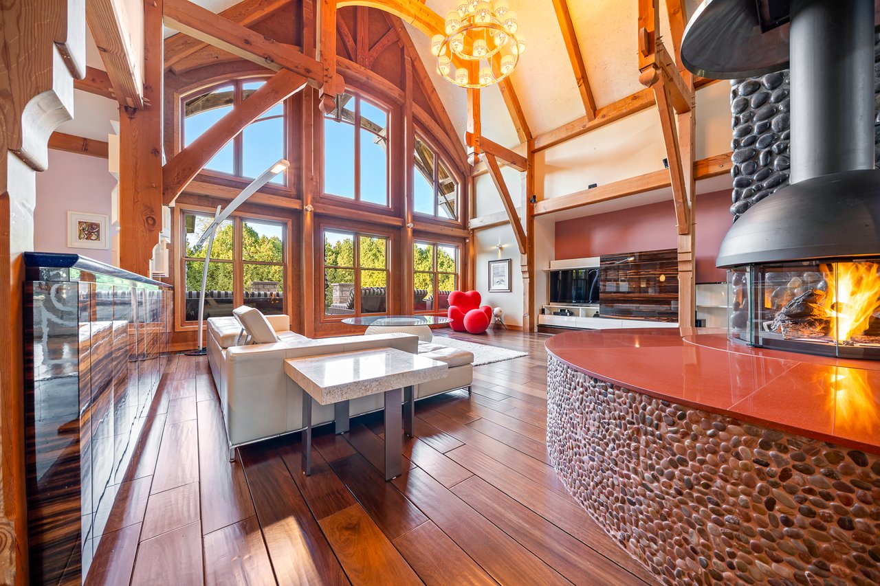  One-Of-A-Kind Residence 