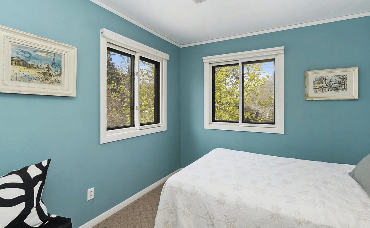 145 Oakridge Ave
