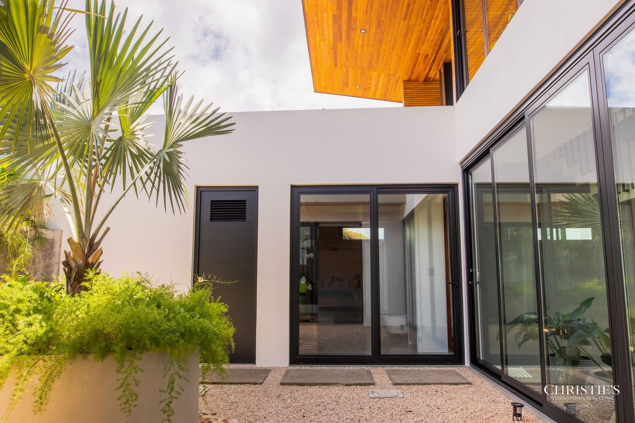 Tropical Luxury Ocean View Garden House Villa