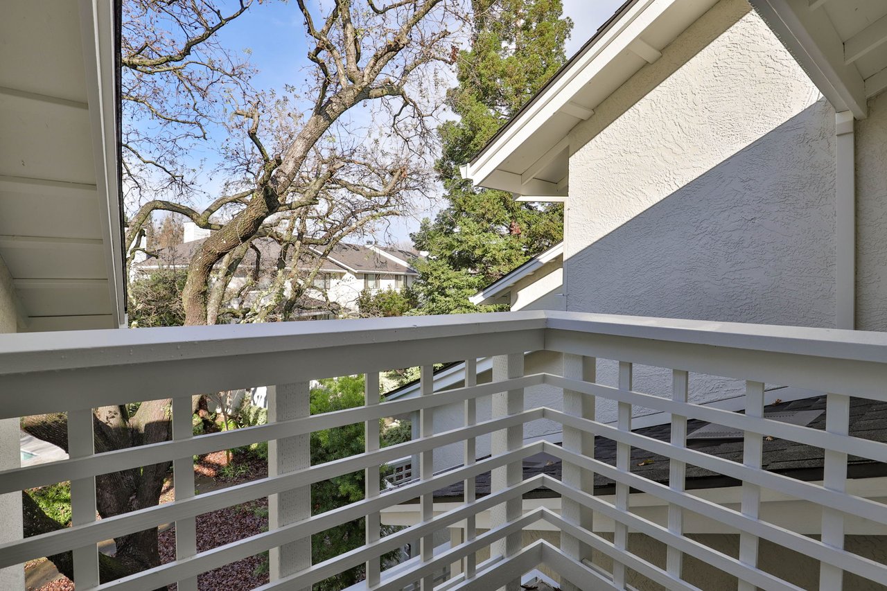 2582 Oak Rd. #217, Walnut Creek