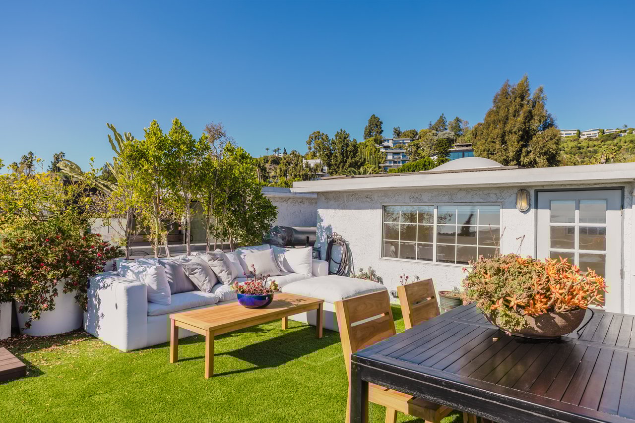 1133 N Clark St Unit: 303