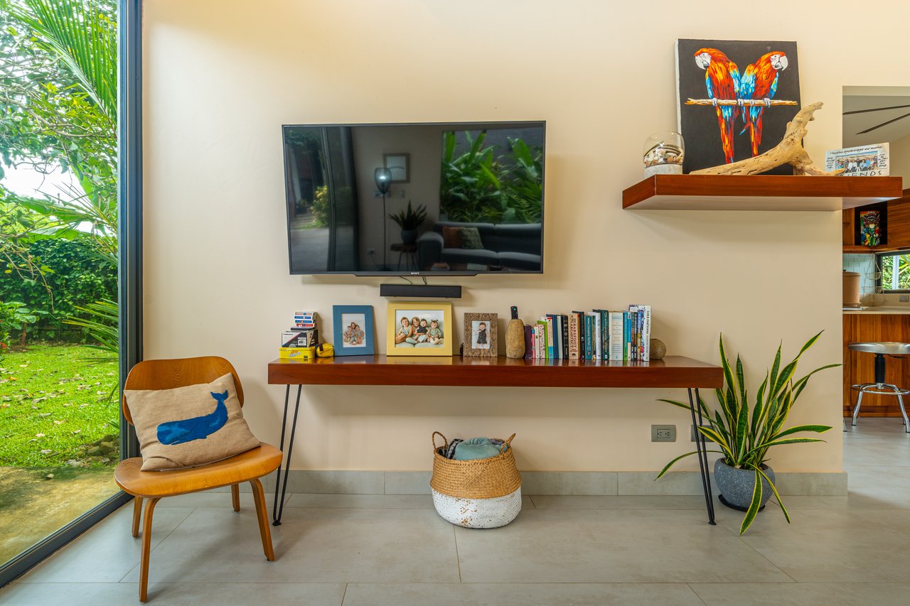 Bali Style Beach House with 2 Bedroom Casita