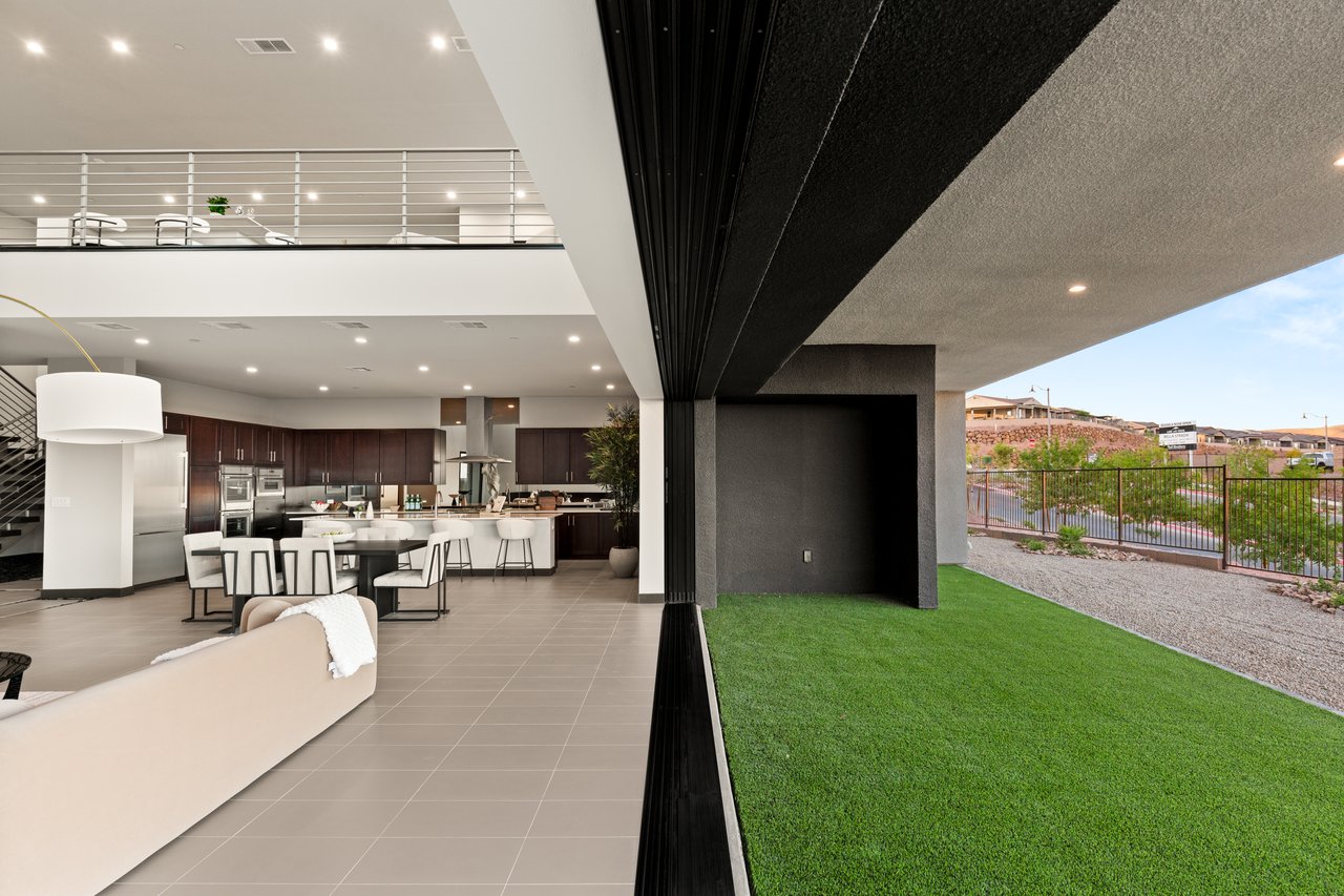 36 Rainbow Point Place