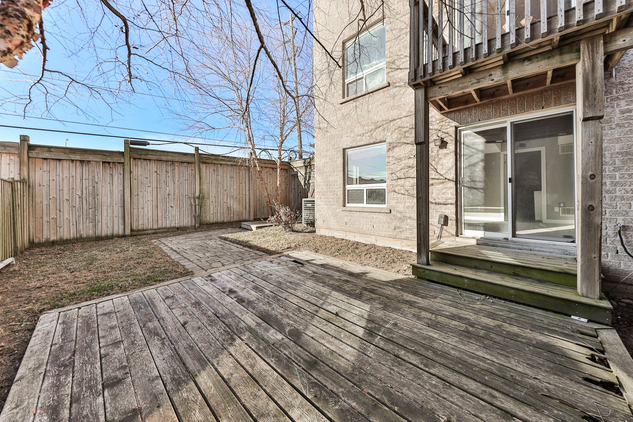 2280 Baronwood Dr Unit 18, Oakville