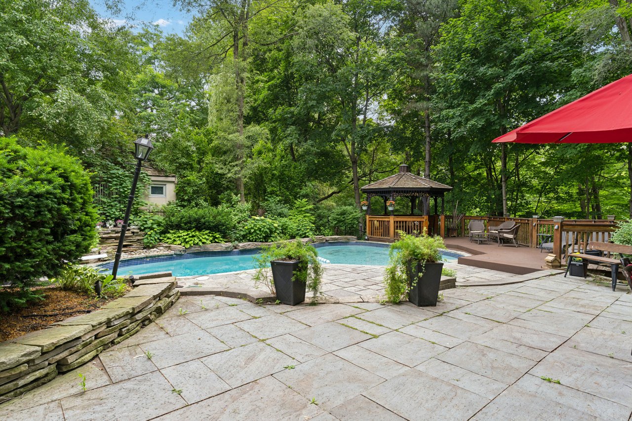 150 Sandringham Drive