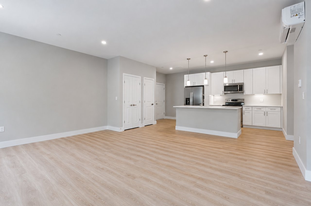 298 Main Street, 3E