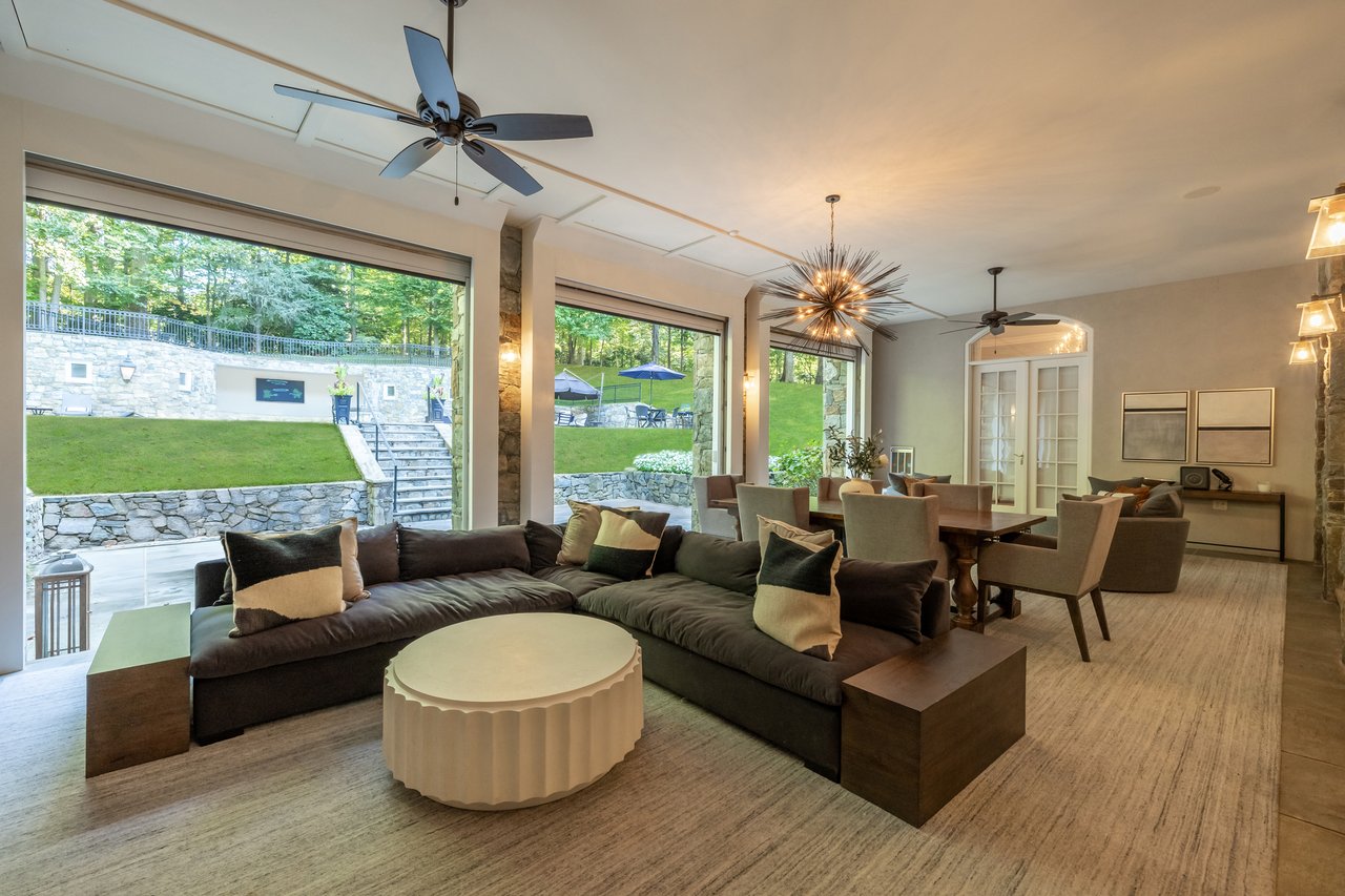 11218 River View Drive
