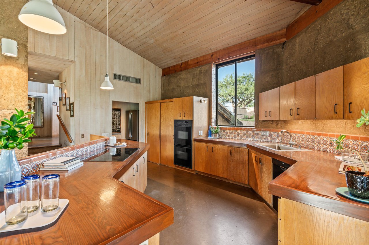 85 Hog Canyon Road