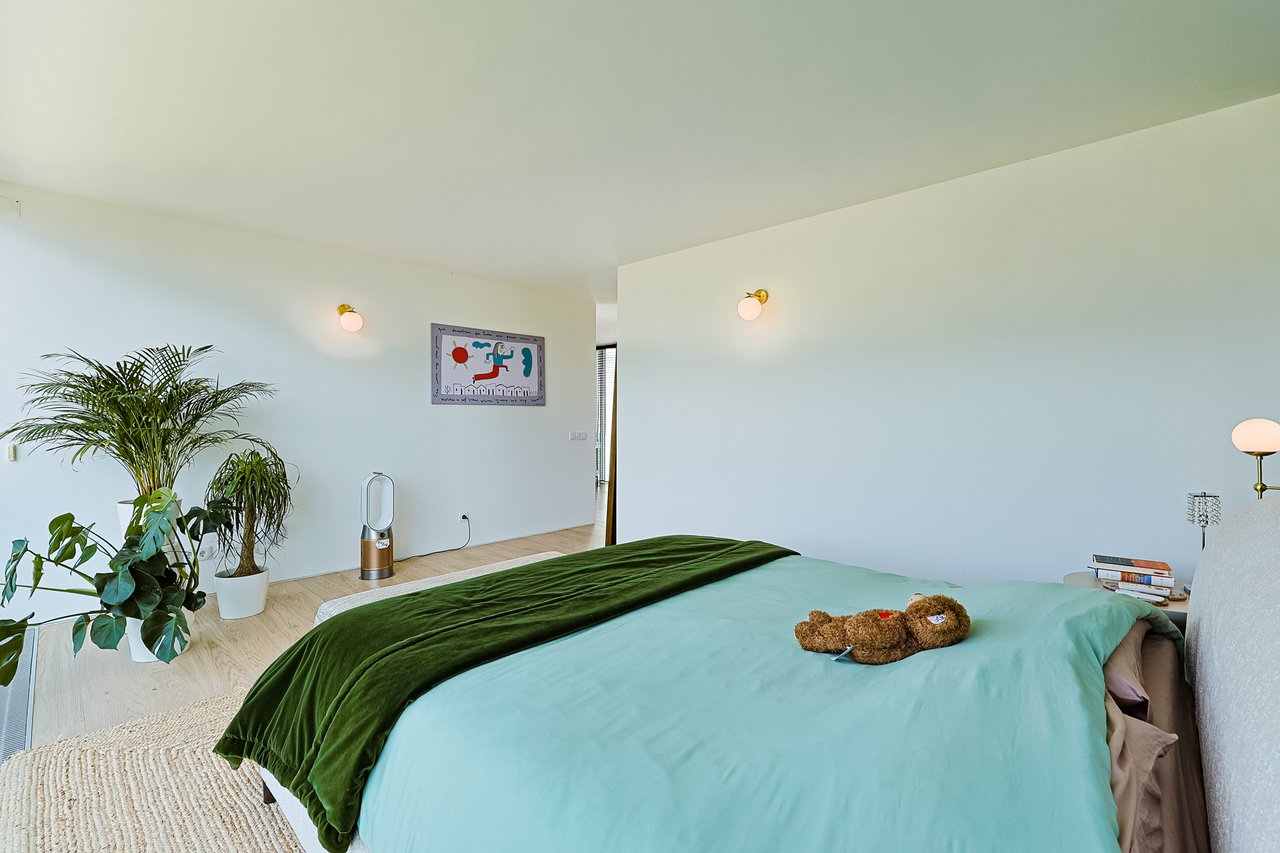 “The Green Villa” – Elegant Luxury Villa with Pool in Carnaxide, Oeiras