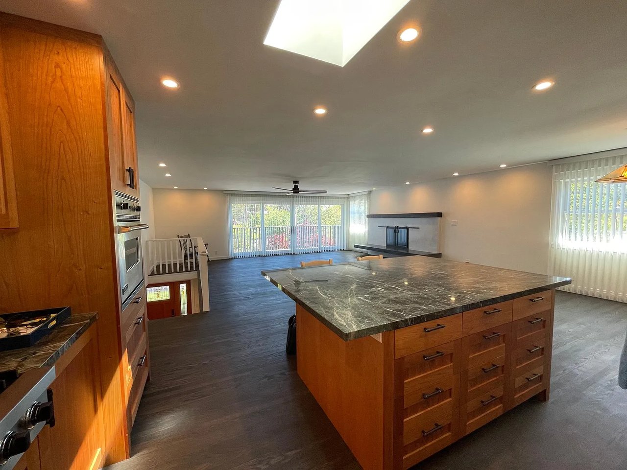 125 San Francisco Blvd