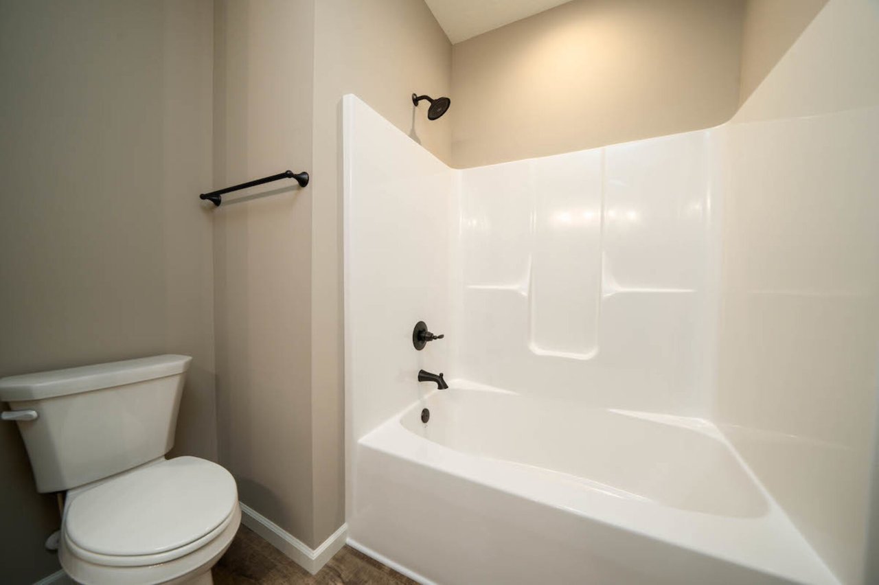 112 Oak Tree Pl