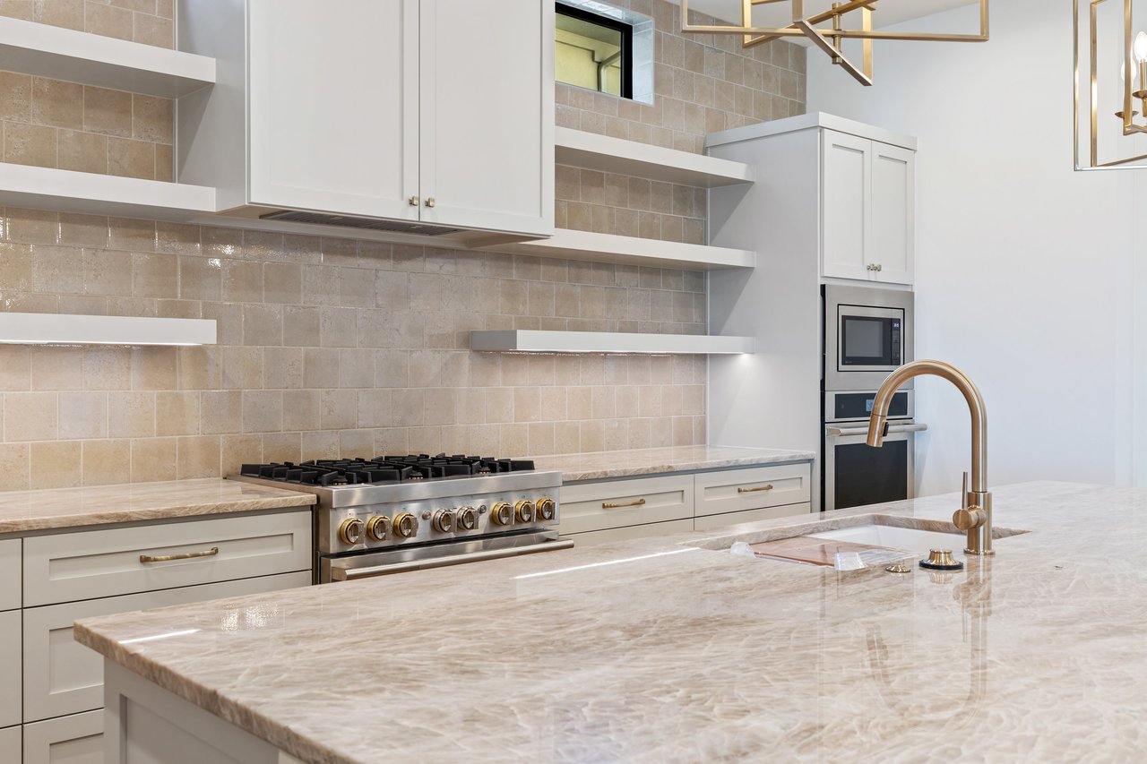 406 Sweet Grass LN