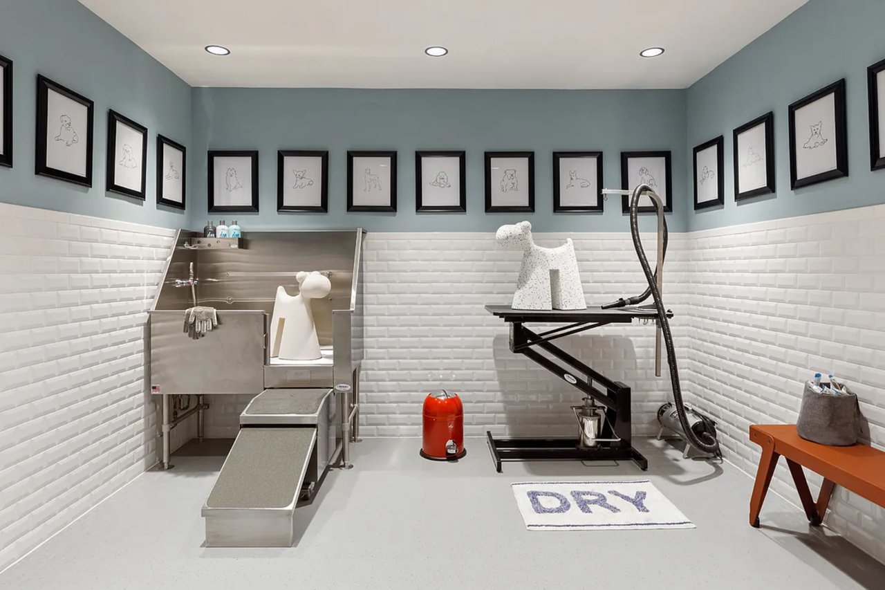 547 W 47th Street 604