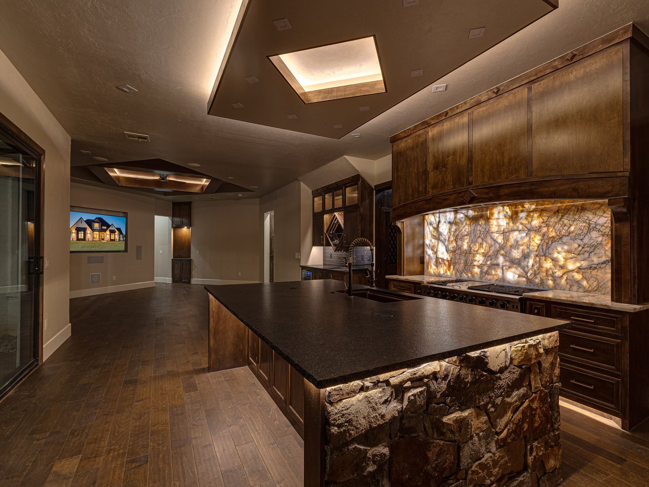 The Diamond Lodge in Mustang, Oklahoma: A Modern Mountain Masterpiece on Cimarron - Wyatt Poindexter - The Agency Oklahoma