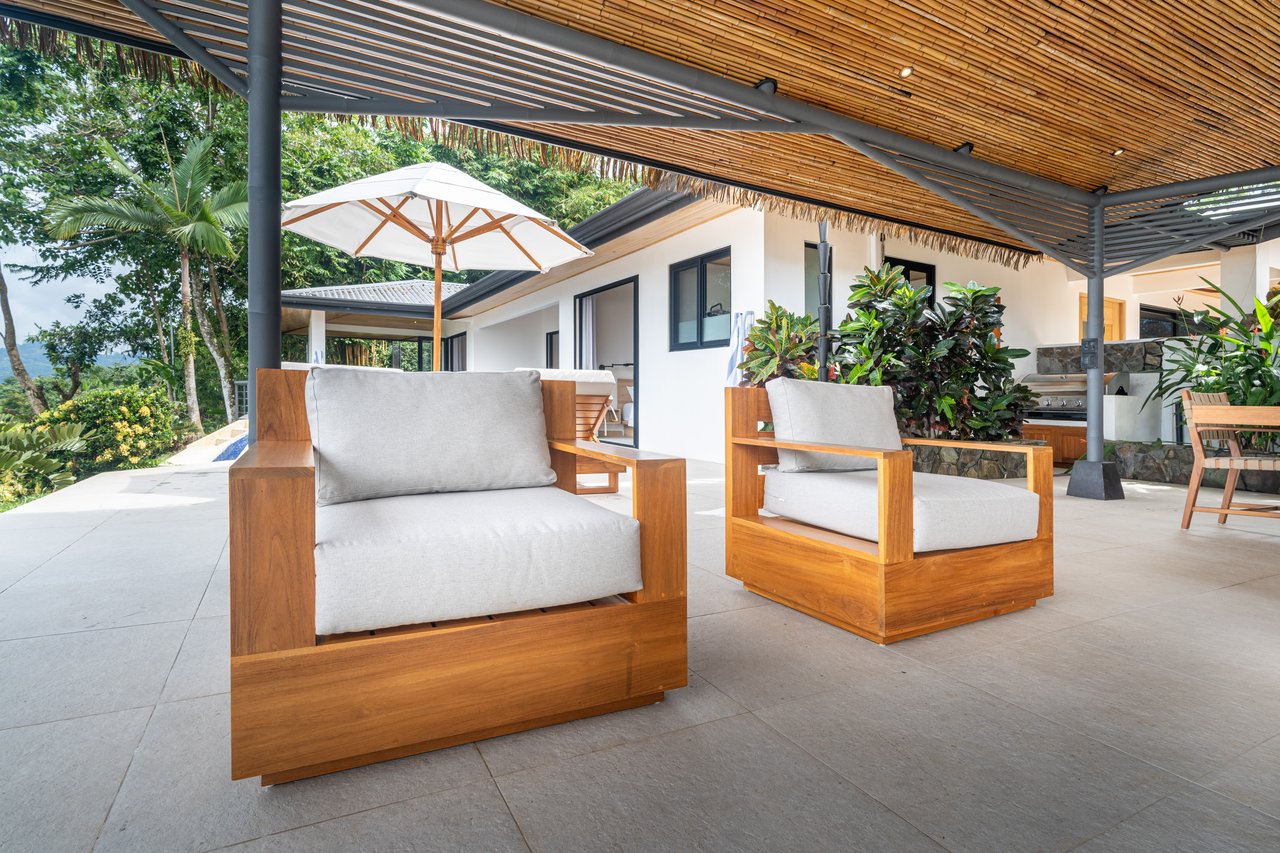 Casa Amarilla – Oceanfront Luxury Meets Sustainable Living in Tres Rios