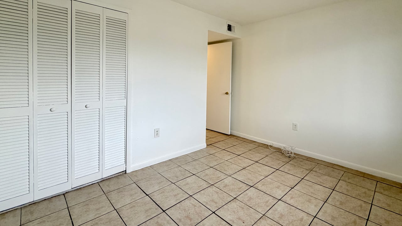 Spacious Ground-Floor Apartment for Lease in Winter Springs