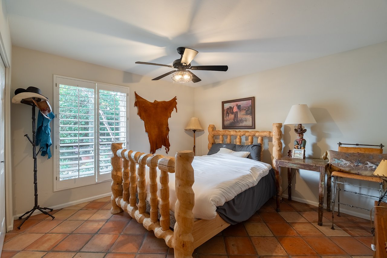 7507 N VIA DE LOS LIBROS