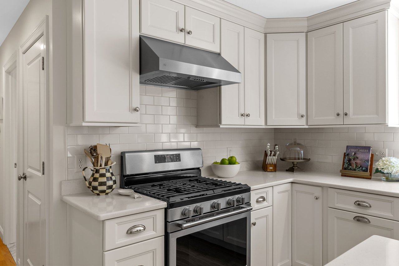 11 Lisa Ln Pembroke, MA 02359