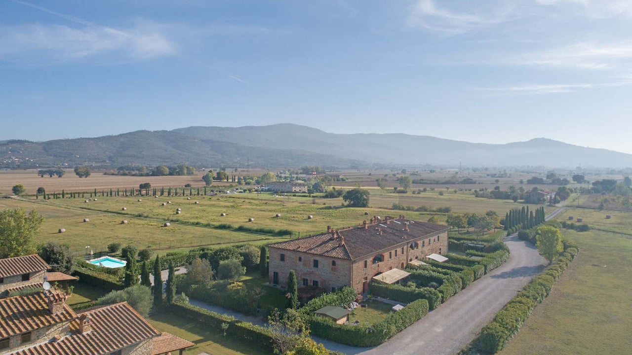 Modern apartment in residential complex near Cortona