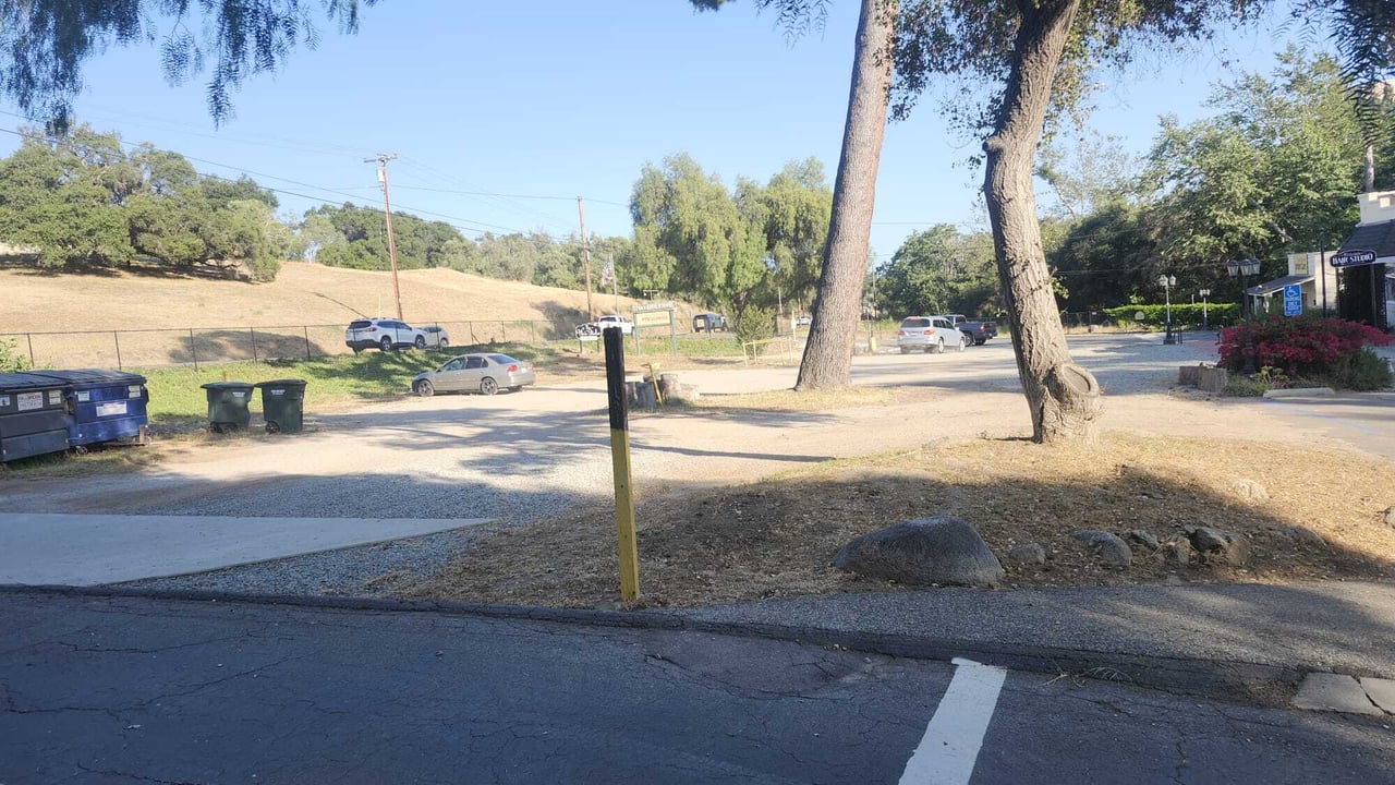 Creekside Plaza | 2809 S Mission Rd