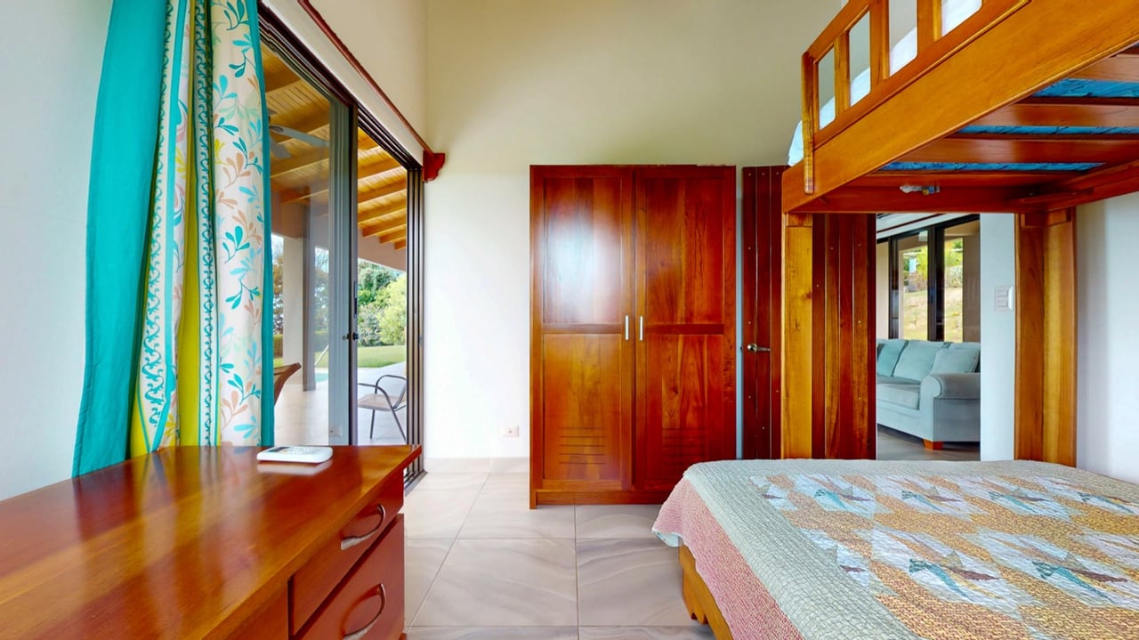 Casa Jean, Window of the Soul 