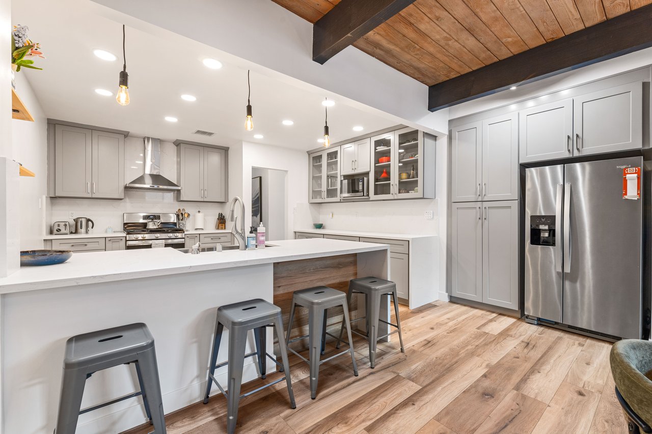 N Florence St, 91505