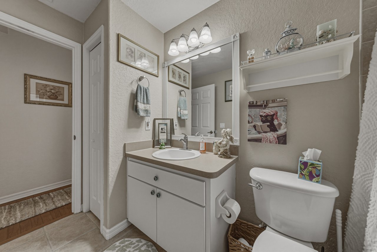 12215 WOODLANDS CIR